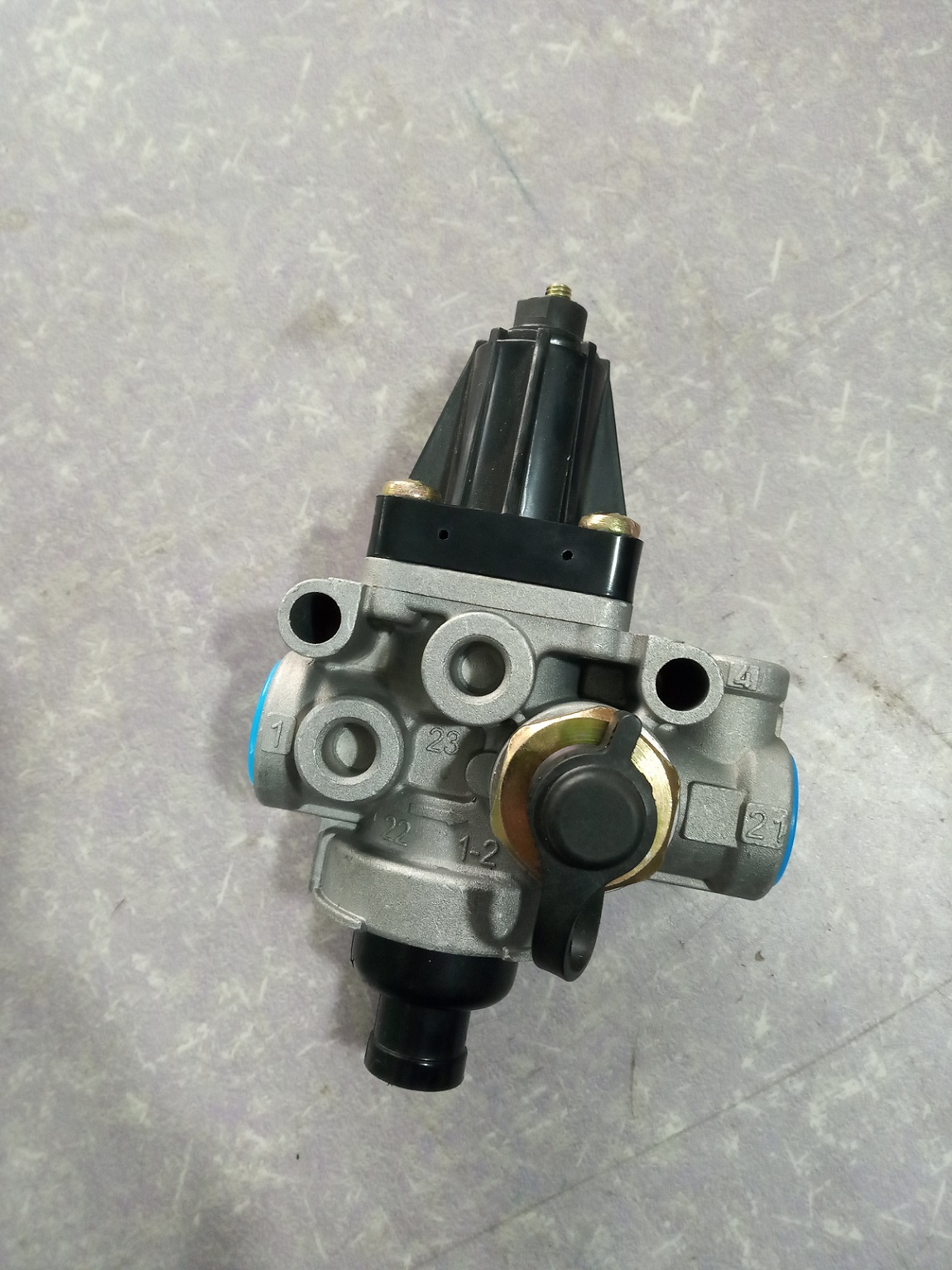 REGULATOR PRITISKA-01.109.02.0 REGULATOR PRITISKA-01.109.02.0
