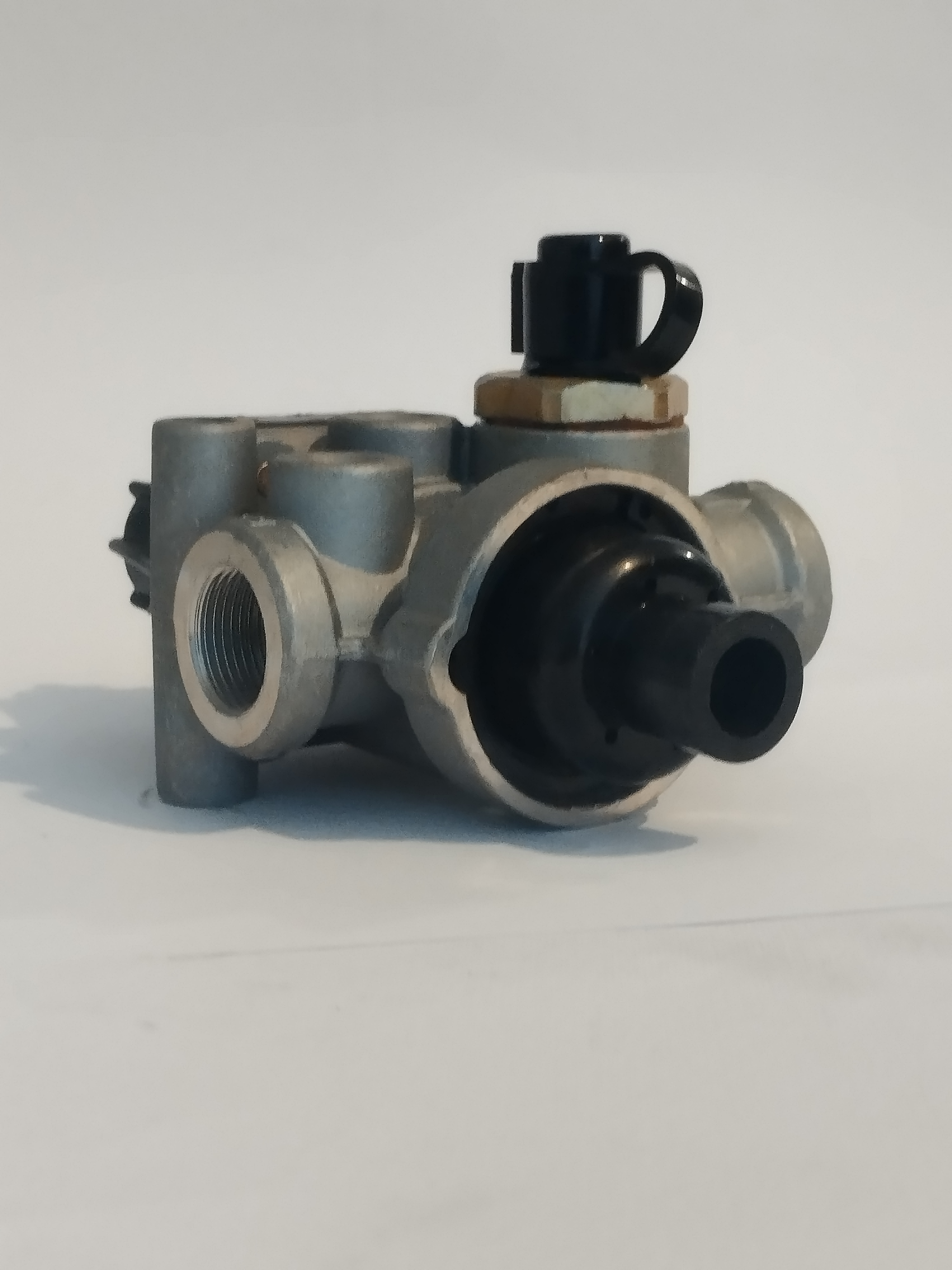 REGULATOR PRITISKA 9753034640