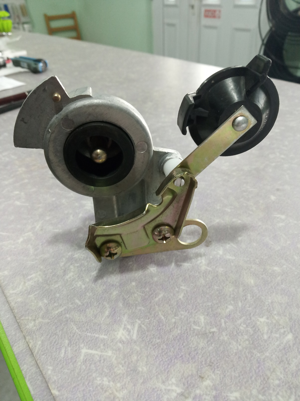 SPOJNICKA GLAVA AUTOMATIK (M22X1,5) SPOJNICKA GLAVA AUTOMATIK (M22X1,5)